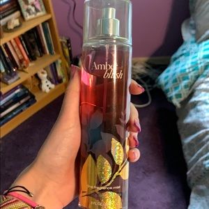 Amber blush fragrance mist